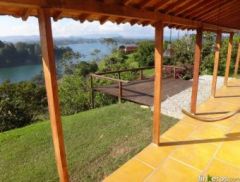 Villa El Oasis Guatapé — финка в Guatapé, Antioquia